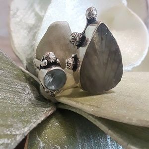 EUC Sterling Silver Carved Kyanite + Blue Topaz sz 7.5